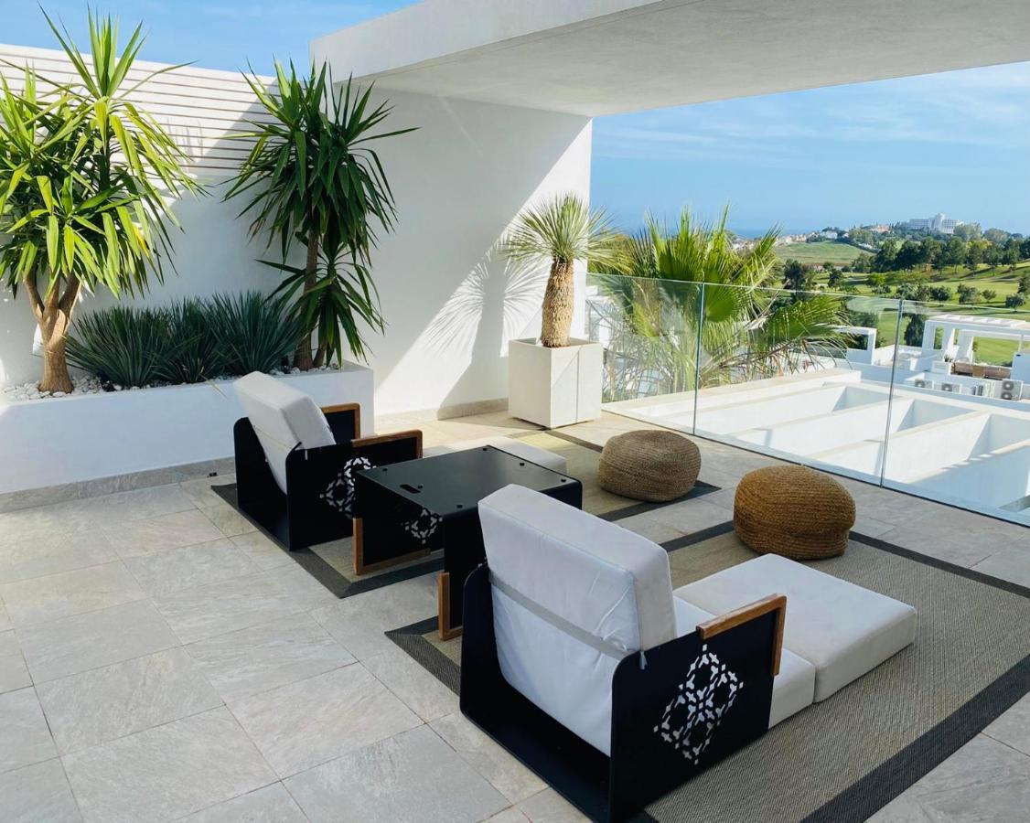 Siempre Mas Penthouse Atalaya Hills Golf Marbella 2 Large Bedrooms 4 Guests Estepona Exterior photo